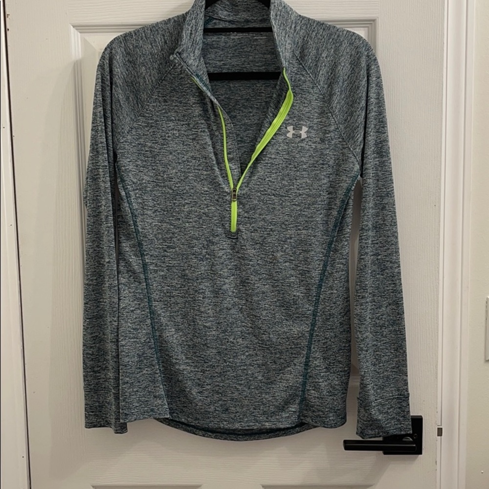 Women’s Under Armour half zip size medium